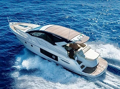 Noleggio Yacht di lusso con o senza skipper Cranchi a Antibes