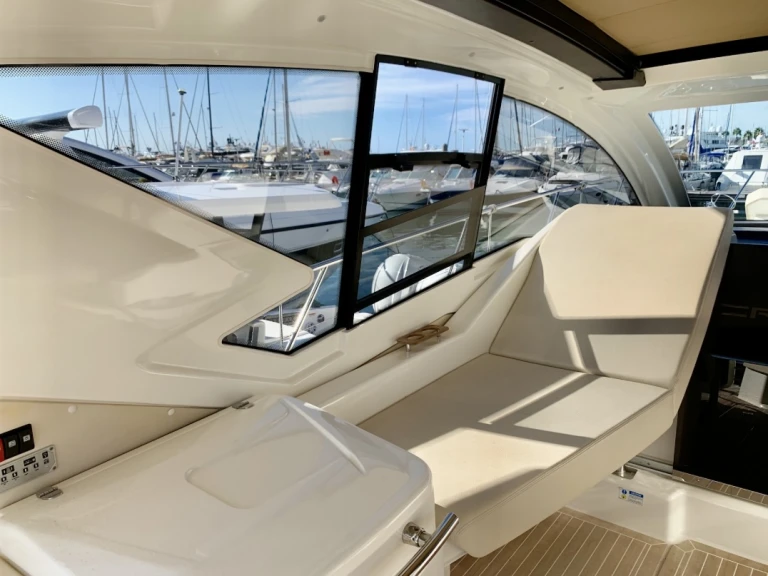 Location Yacht à Antibes - Cranchi M 44