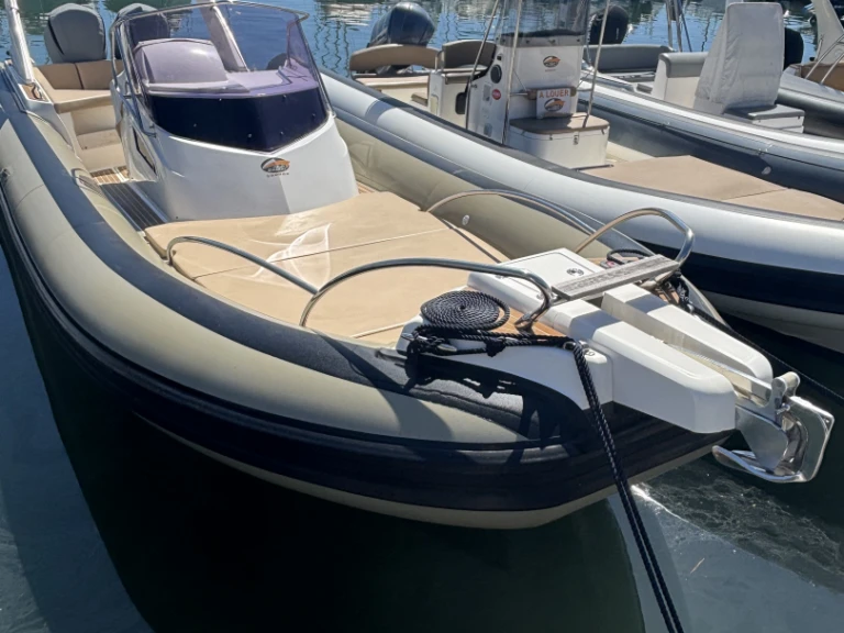 Location Semi-rigide à Porto-Vecchio - Capelli Capelli 1000 WA