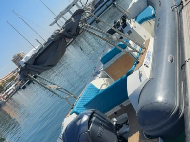Capelli Tempest 775 Open in Fréjus on SamBoat
