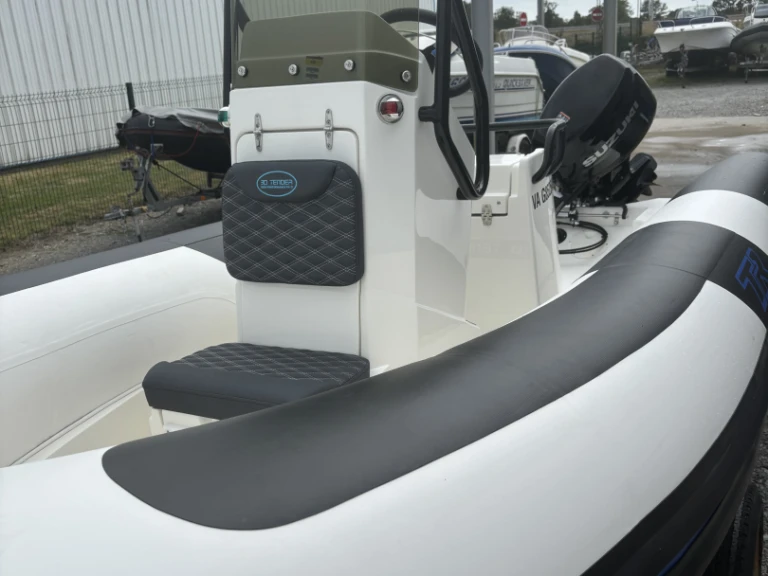 Location bateau Séné pas cher 3D Tender 535 Limited