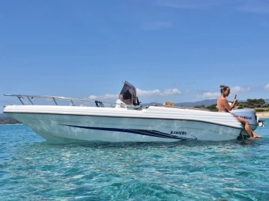 Noleggiare una Ranieri Soverato a Costa Rei