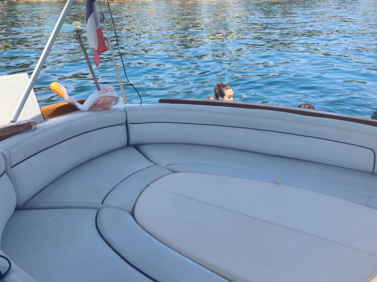 Location Bateau à moteur Jeanneau avec permis