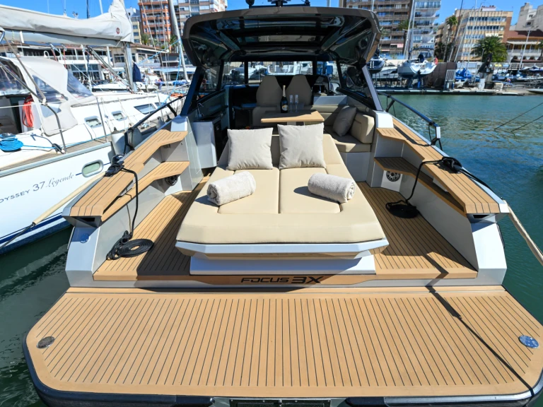 Bateau à moteur à louer à Ibiza (Ville) au meilleur prix