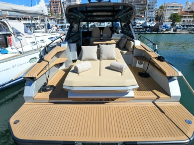 Motorboat to hire Ibiza (Ville) at the best price