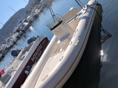 Location Semi-rigide Valiant avec permis