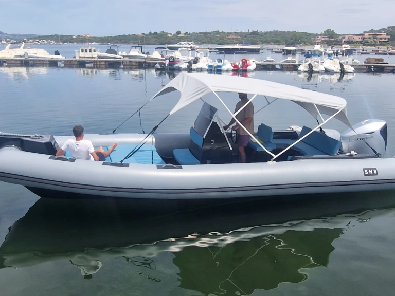 Location Semi-rigide Shardana avec permis