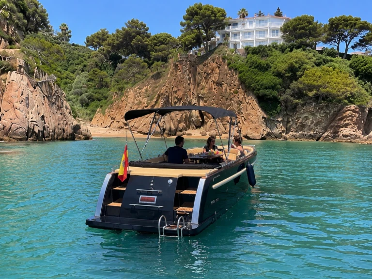 Maxima 730 open a louer à Blanes