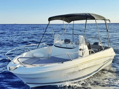 Alquiler de Jeanneau Cap Camarat 5.5 CC en La Spezia