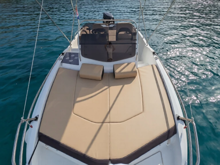 Location Bateau à moteur Bénéteau avec permis