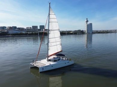 Yacht hire Lisbonne cheap Lavezzi 40 Maestro