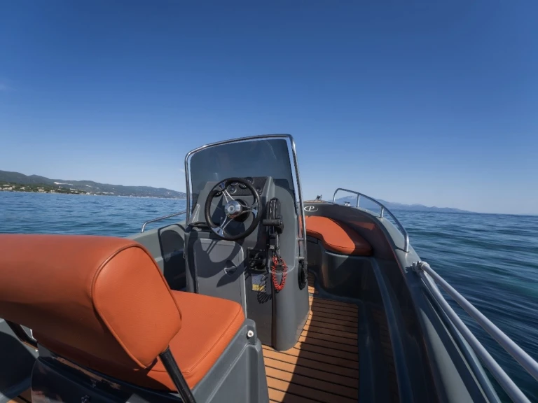Location bateau Monde pas cher Blu Water 170