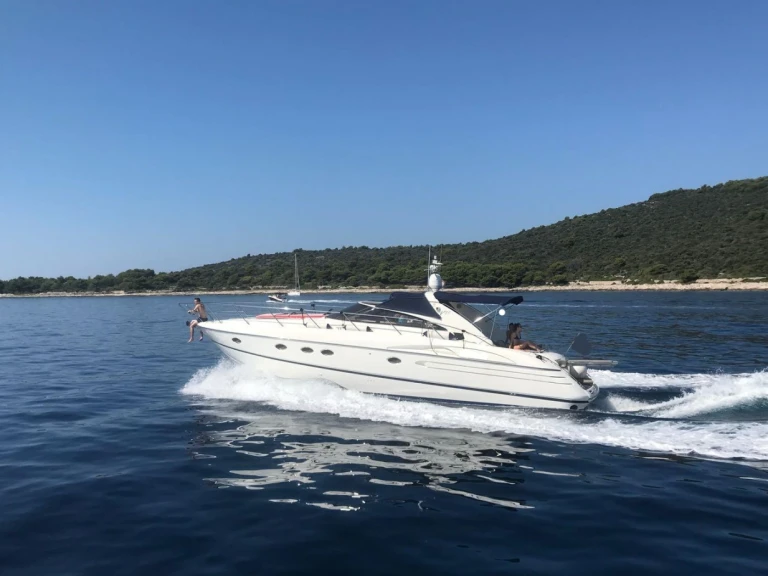 Location à Golfe-Juan - Princess Princess V50 sur SamBoat