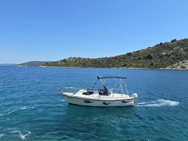 Adria 500 a louer à Vinišće