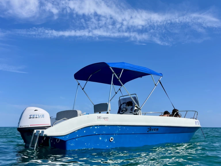 Location Bateau à moteur Saver avec permis
