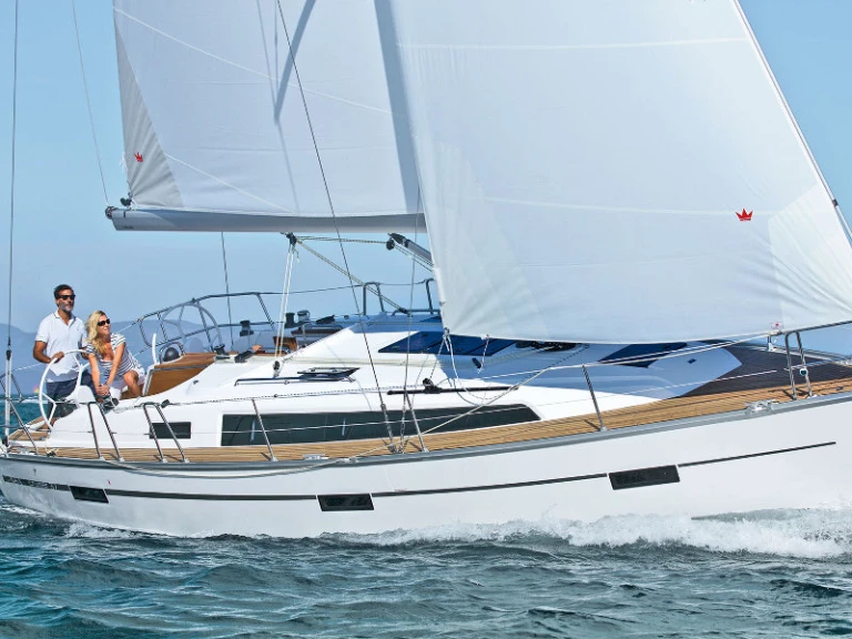 Location à Pula - Bavaria Cruiser 37 sur SamBoat