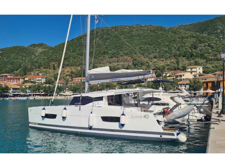 Louez un Fountaine Pajot Lucia 40 à Lefkáda