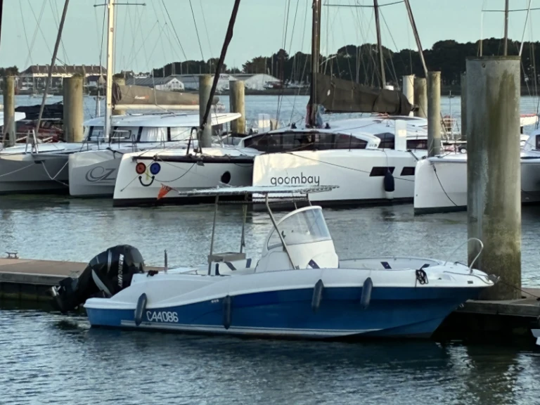 Louer Bateau à moteur avec ou sans skipper Quicksilver à Lorient