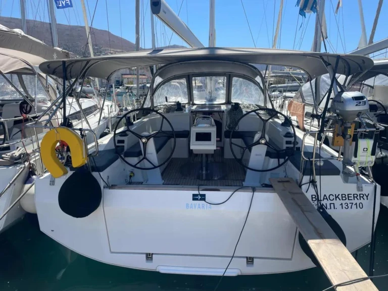 Louez un Bavaria Bavaria C42 /3cab à Paros (Ile)