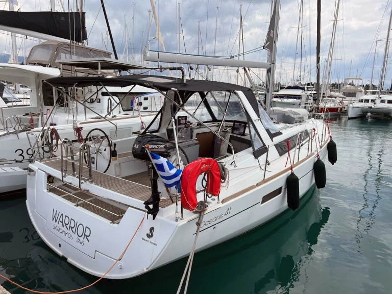 Louez un Bénéteau Oceanis 41 /3cab à Gouviá