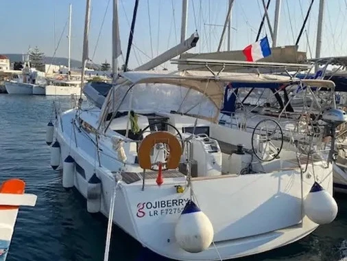 Location à Paros (Ile) - Jeanneau Sun Odyssey 440 (4cab) sur SamBoat