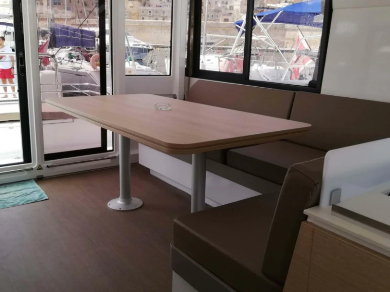 Location Catamaran à Kalkara - Bali Bali 4.1/4 cab, 4WC
