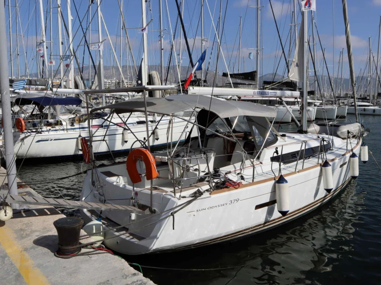 Location à Álimos - Jeanneau Sun Odyssey 379 sur SamBoat