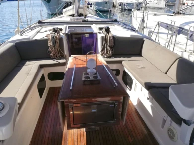 Sailboat hire in Kalkara - Dufour Dufour 520 Grand Large /5cab