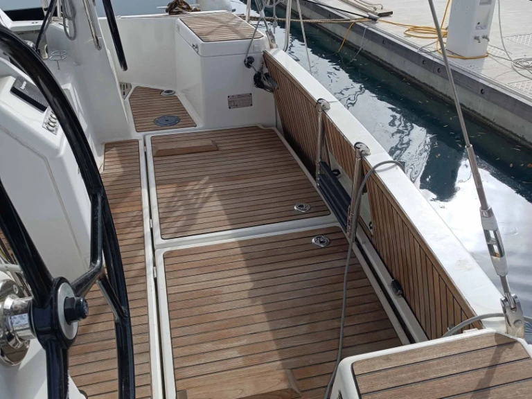Louez un Jeanneau Sun Odyssey 440 (4cab) à Gouviá