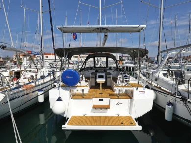 Rent a Bavaria Bavaria C38 Biograd na Moru