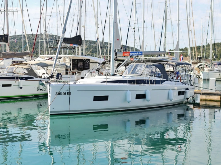 Location bateau Biograd na Moru pas cher Bavaria C42