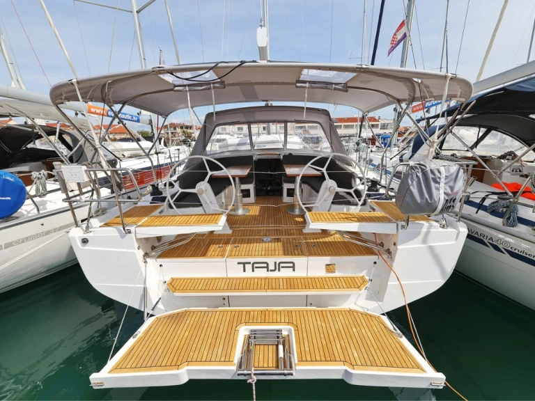 Location bateau Hanse Hanse 410 à Biograd na Moru sur Samboat