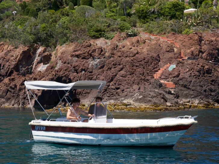 Location Bateau à moteur Selva avec permis