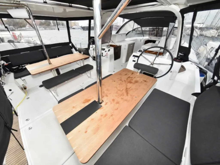 Location bateau Bormes-les-Mimosas pas cher Sun Loft 47 /7cab