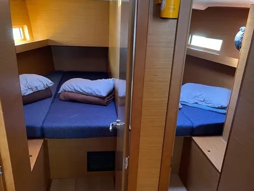 Location bateau Néa Péramos pas cher Sun Loft 47 /7cab