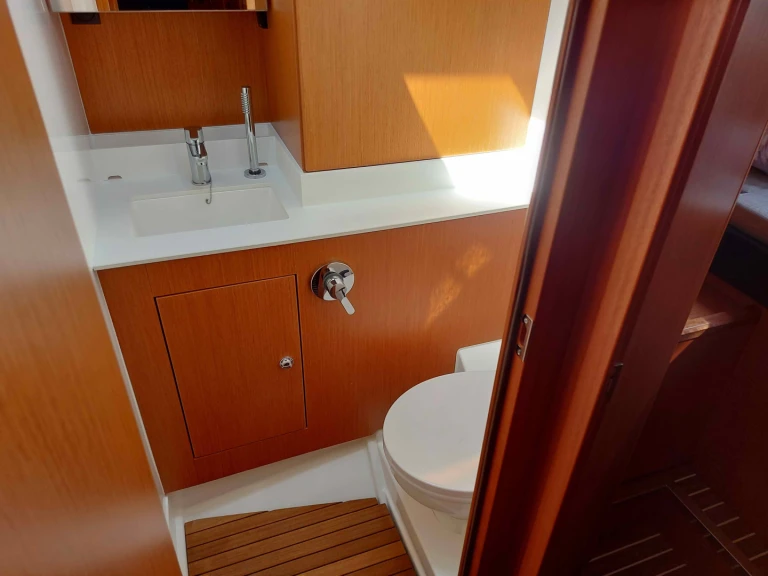 Location à Álimos - Bavaria Bavaria C57 /5cab sur SamBoat