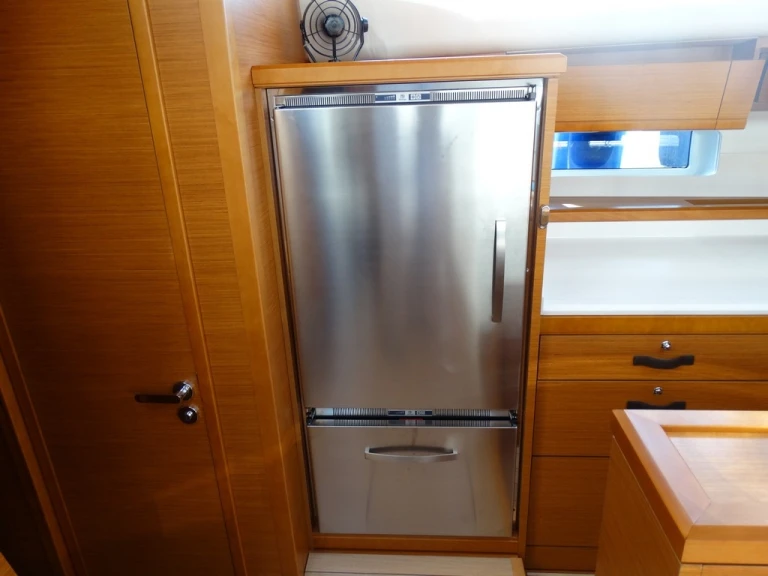 Location bateau Jeanneau Jeanneau 54 /6cab à Volos sur Samboat