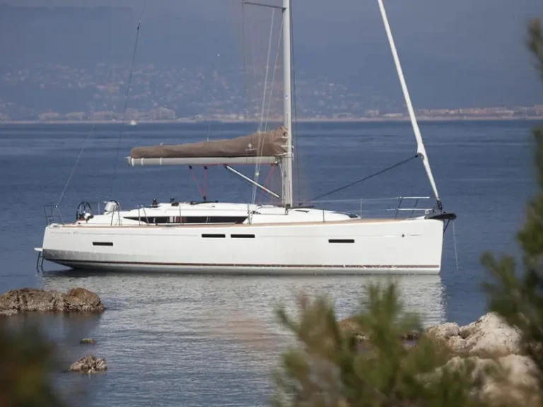 Jeanneau Sun Odyssey 419 (1WC) /3cab a louer à Propriano