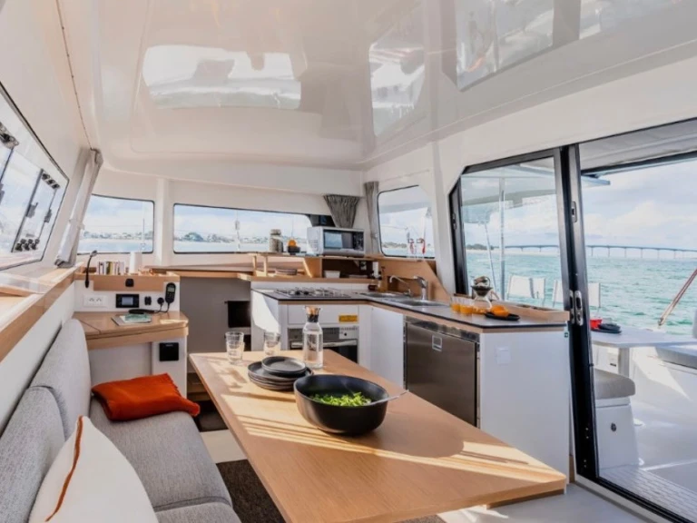 Louer Catamaran avec ou sans skipper Excess à Lefkáda