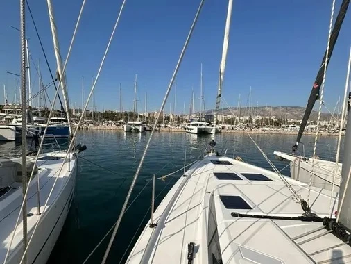 Louez un Bavaria Bavaria C45 à Álimos
