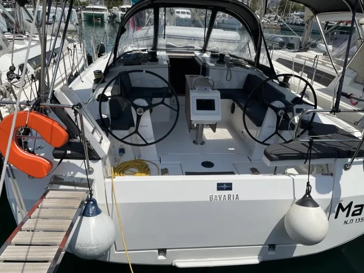 Bavaria Bavaria C42 /3cab a louer à Álimos