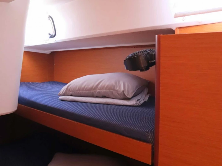 Jeanneau Sun Loft 47 /7cab a louer à Néa Péramos