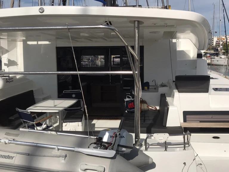 Location Catamaran à Álimos - Lagoon Lagoon 50/6 cab
