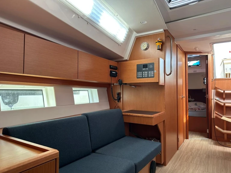 Location à Álimos - Bavaria Bavaria C45 Holiday /5cab sur SamBoat
