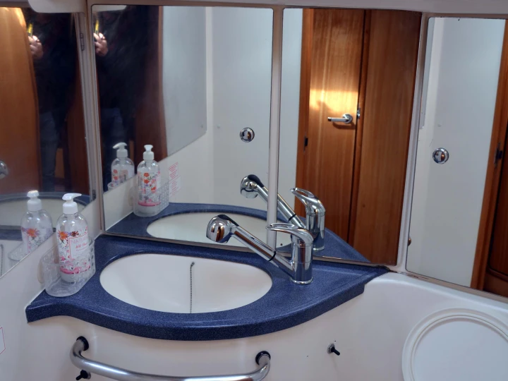 Location bateau Bavaria Bavaria 46 Cruiser /4cab à Ávdira sur Samboat
