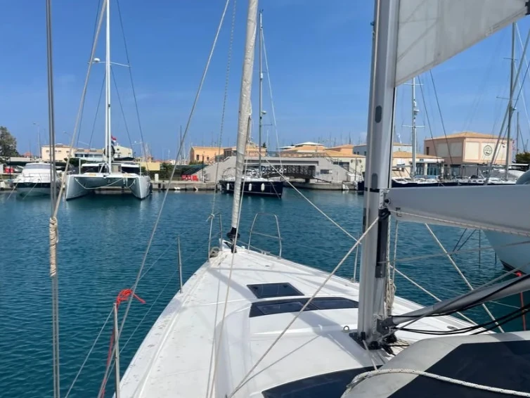 Location à Lefkáda - Dufour Dufour 390 (3WC) /3cab sur SamBoat
