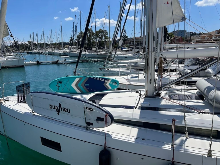Location bateau Bénéteau Oceanis 51.1 /6cab à Gouviá sur Samboat