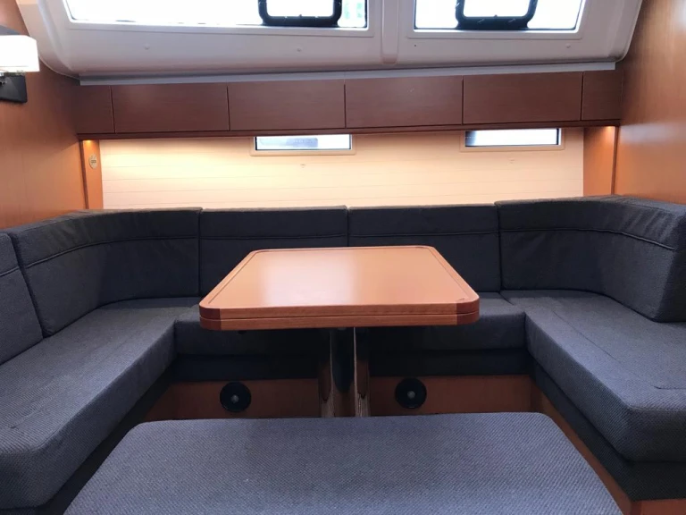 Location bateau Bavaria Bavaria Cruiser 51 /5cab à Álimos sur Samboat