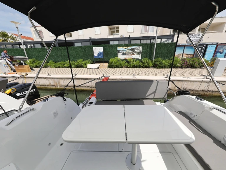 Louer Bateau à moteur avec ou sans skipper Bénéteau à Biograd na Moru