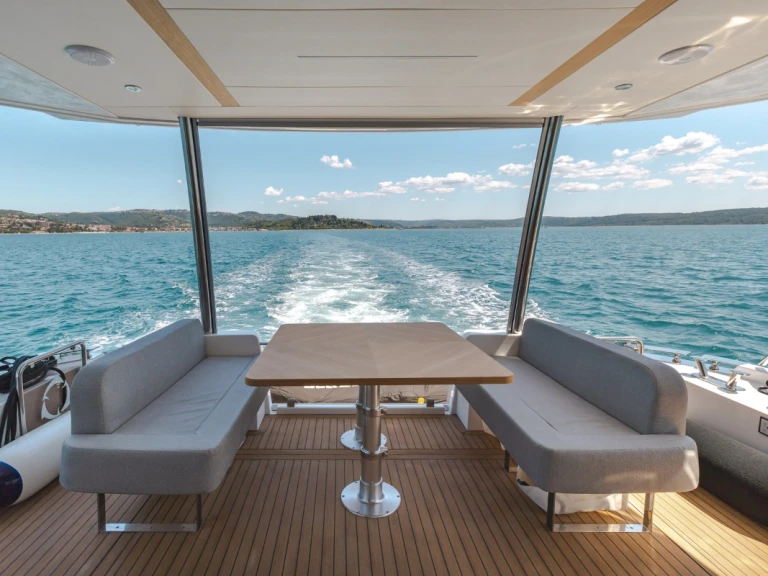 Location bateau Greenline Yachts Greenline 58 Fly à Biograd na Moru sur Samboat